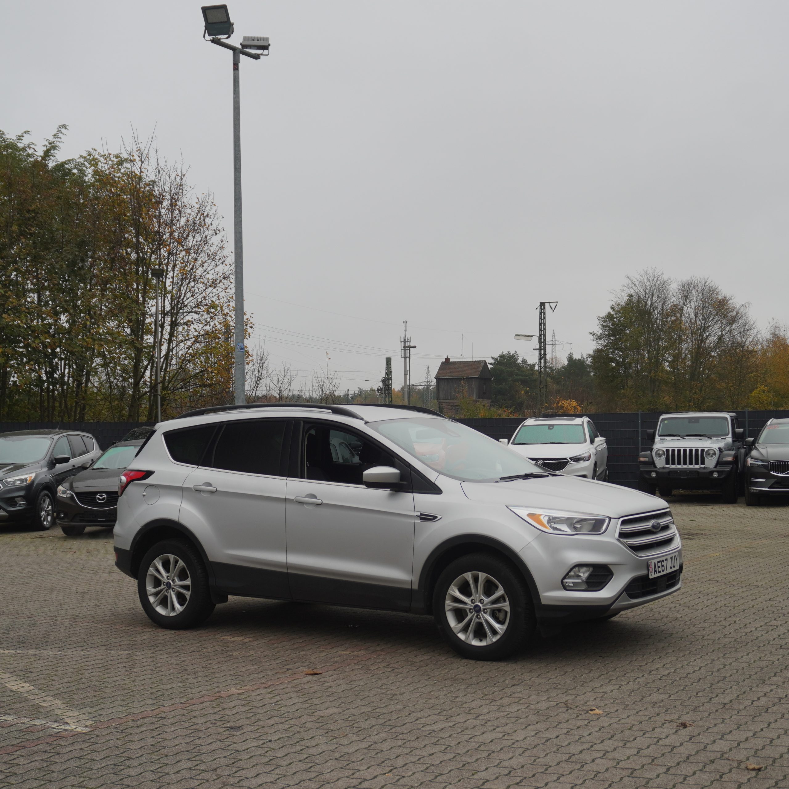 
								2018 Ford Escape SE full									