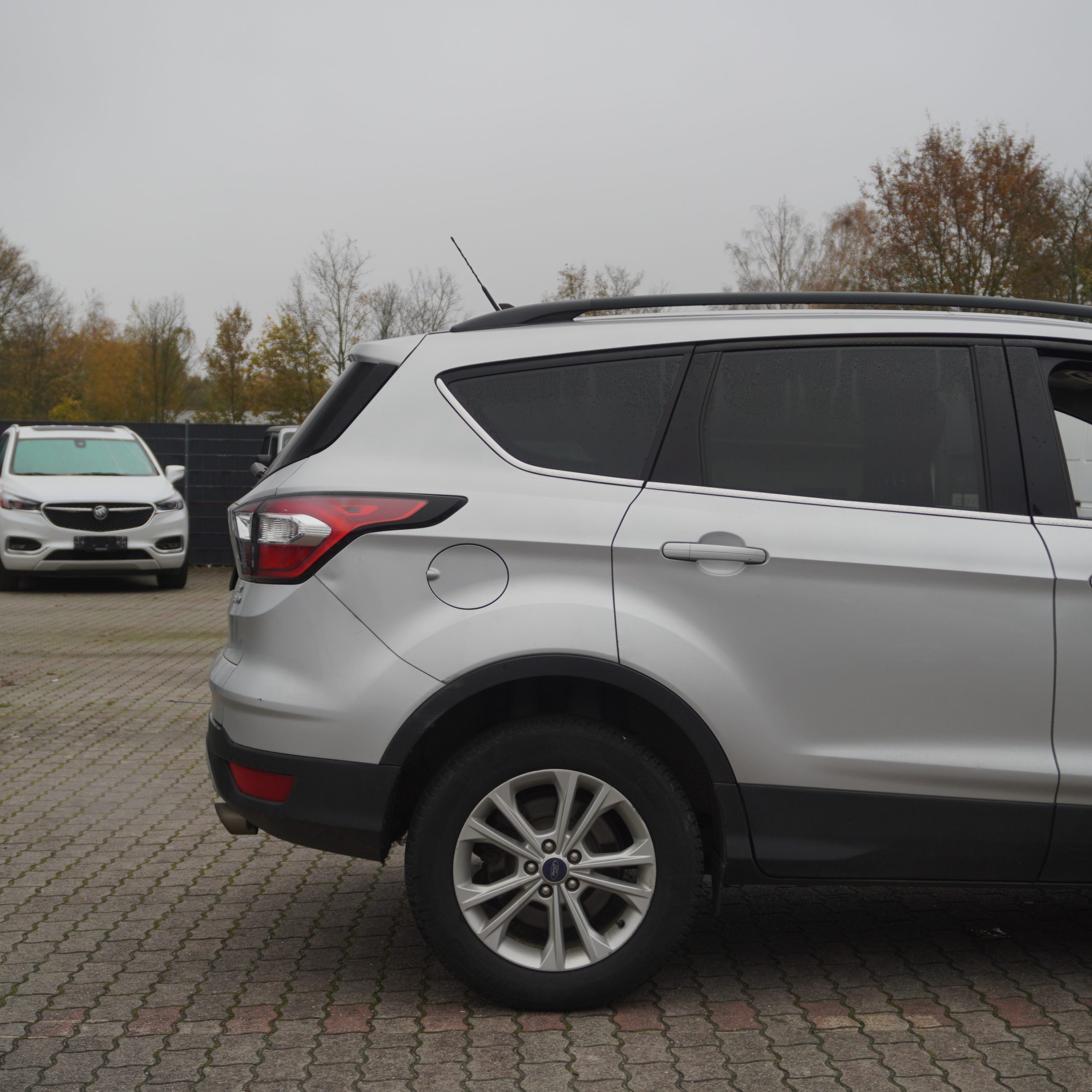 
								2018 Ford Escape SE full									