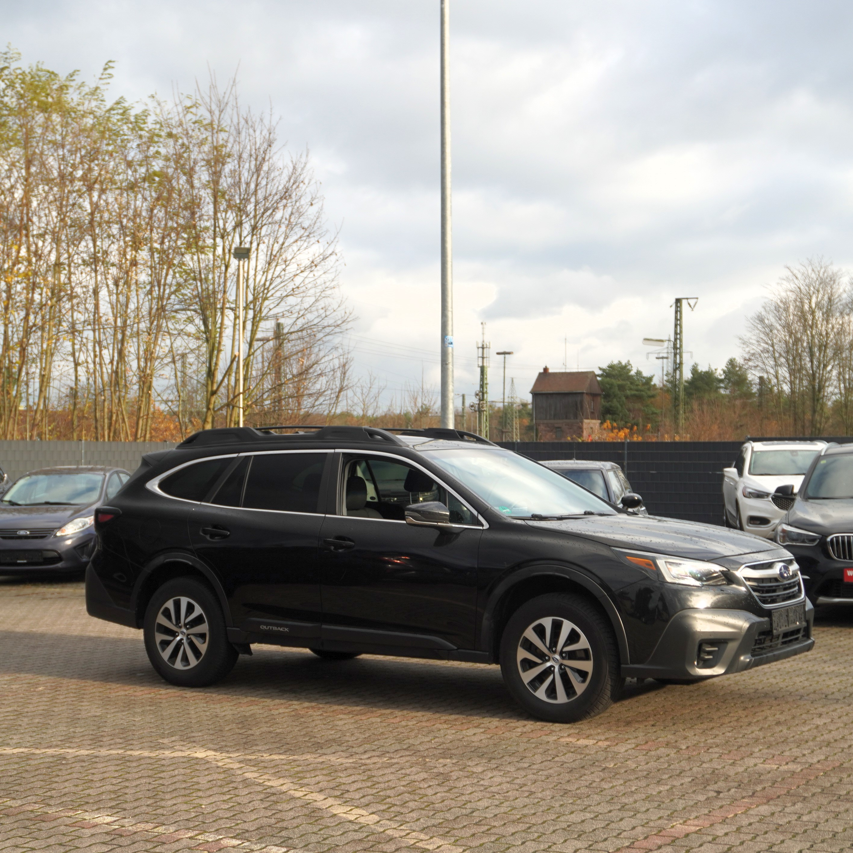 
								2020 Subaru Outback Premium full									