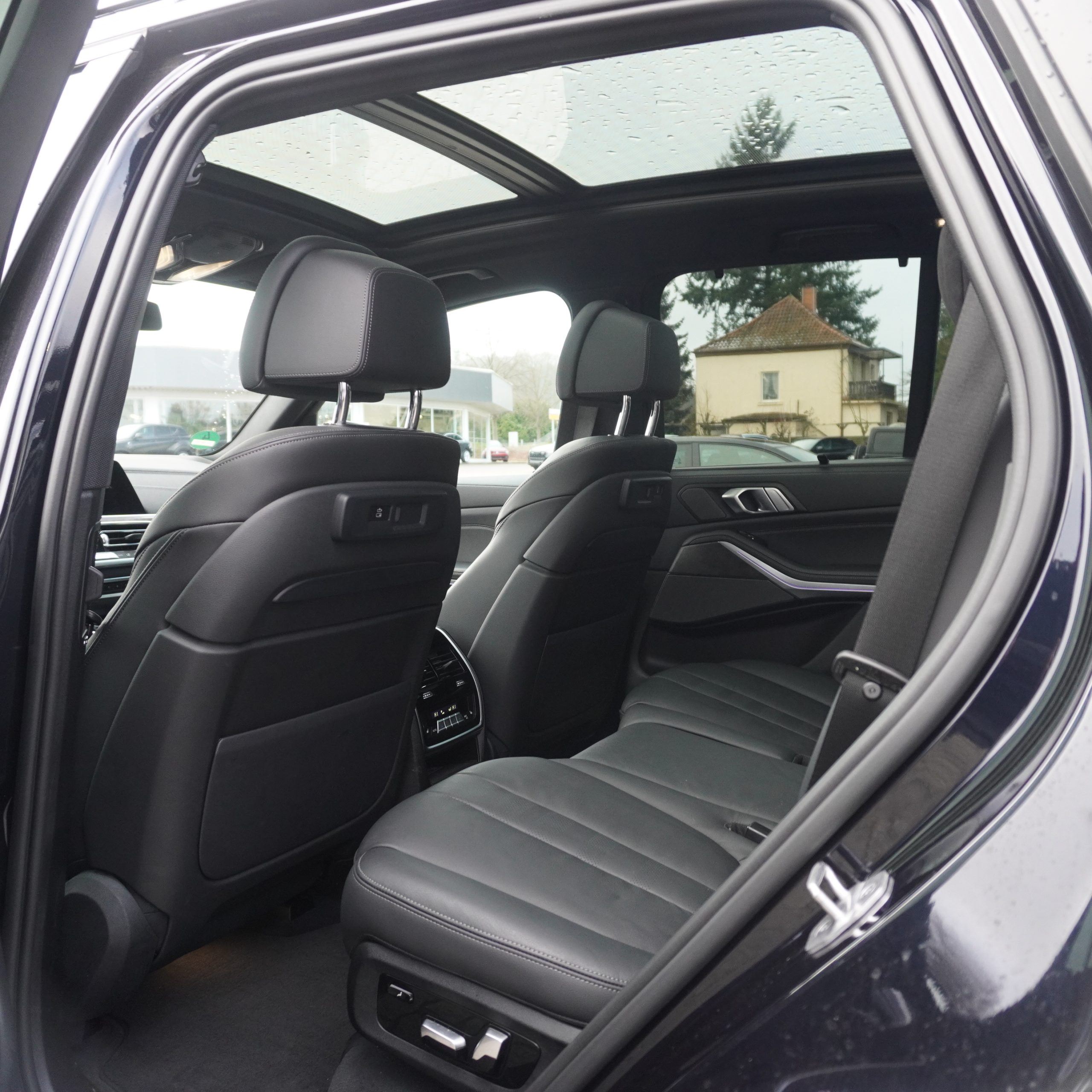 
								2021 BMW X5 40i full									