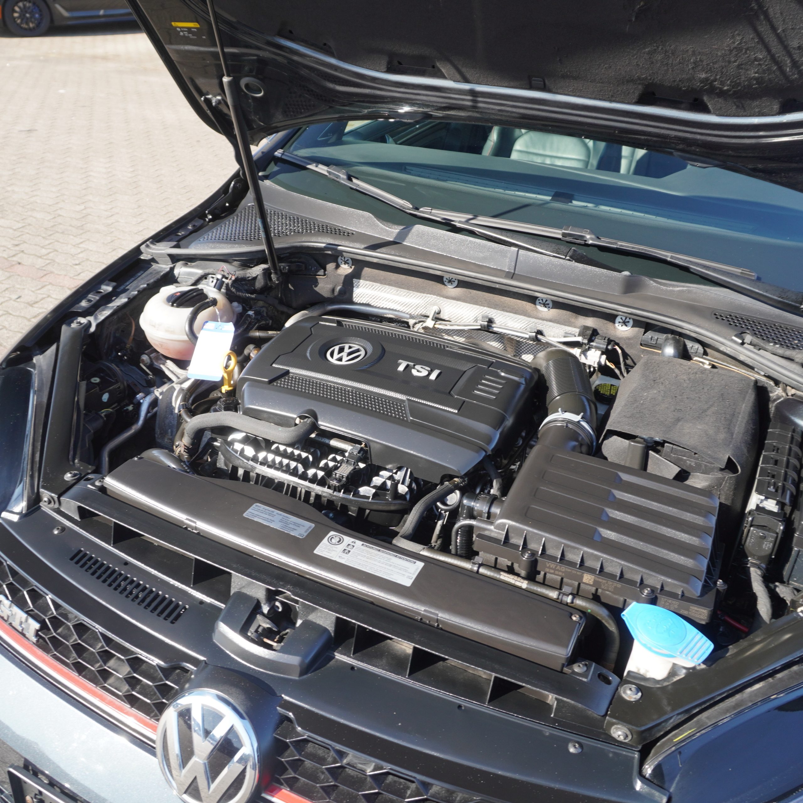 
								2016 Volkswagen GTI SE  full									