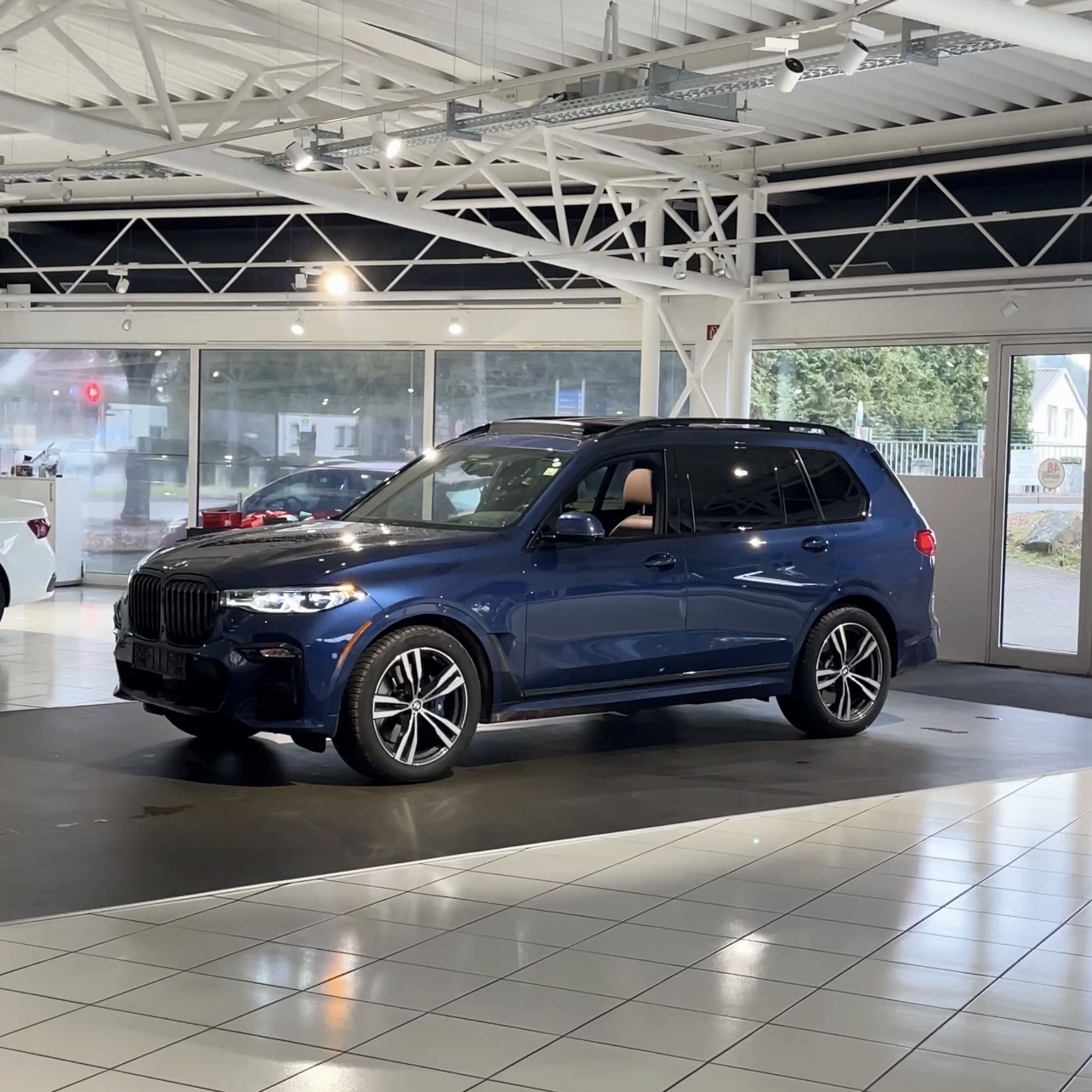 
								2021 BMW X7 M50i full									