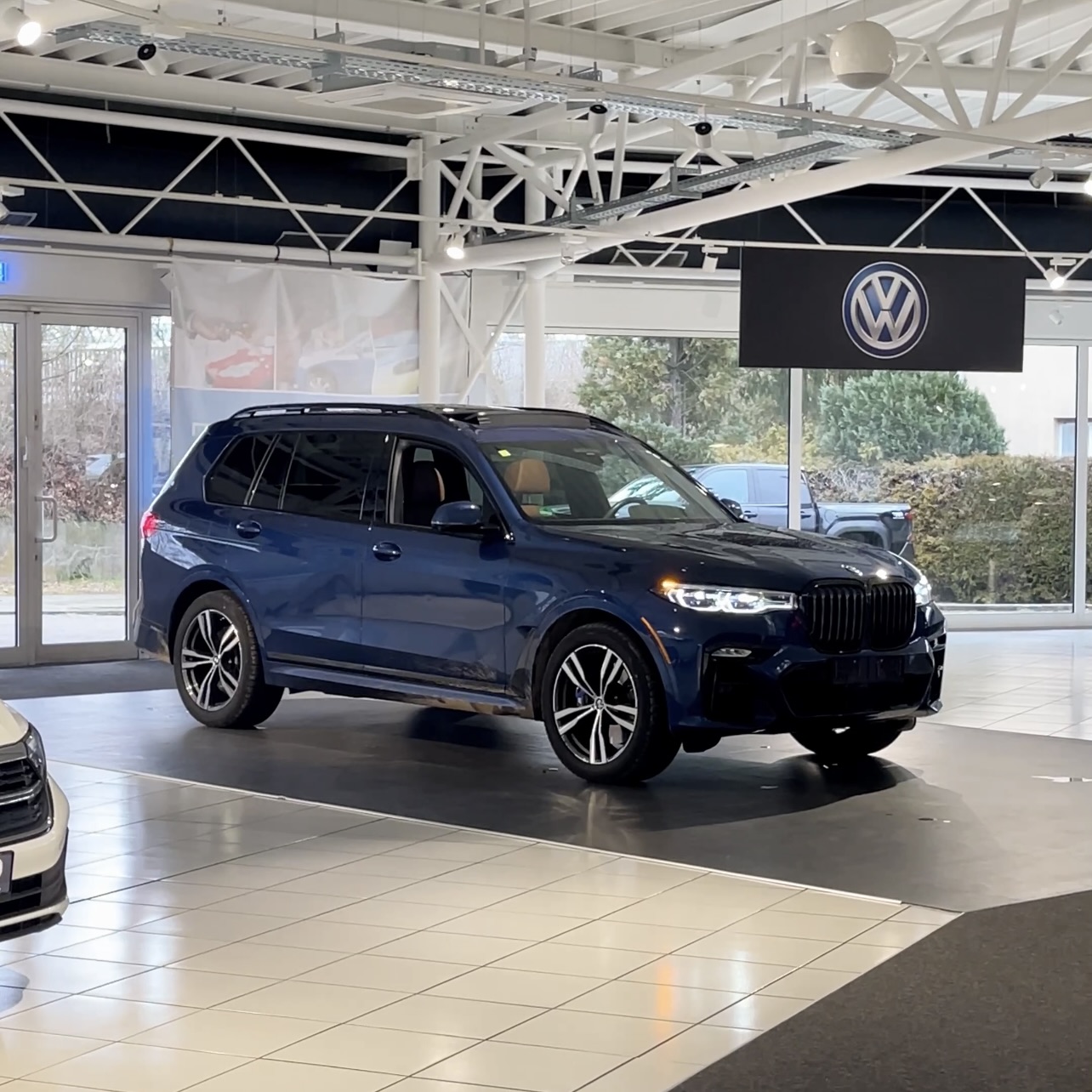 
								2021 BMW X7 M50i full									