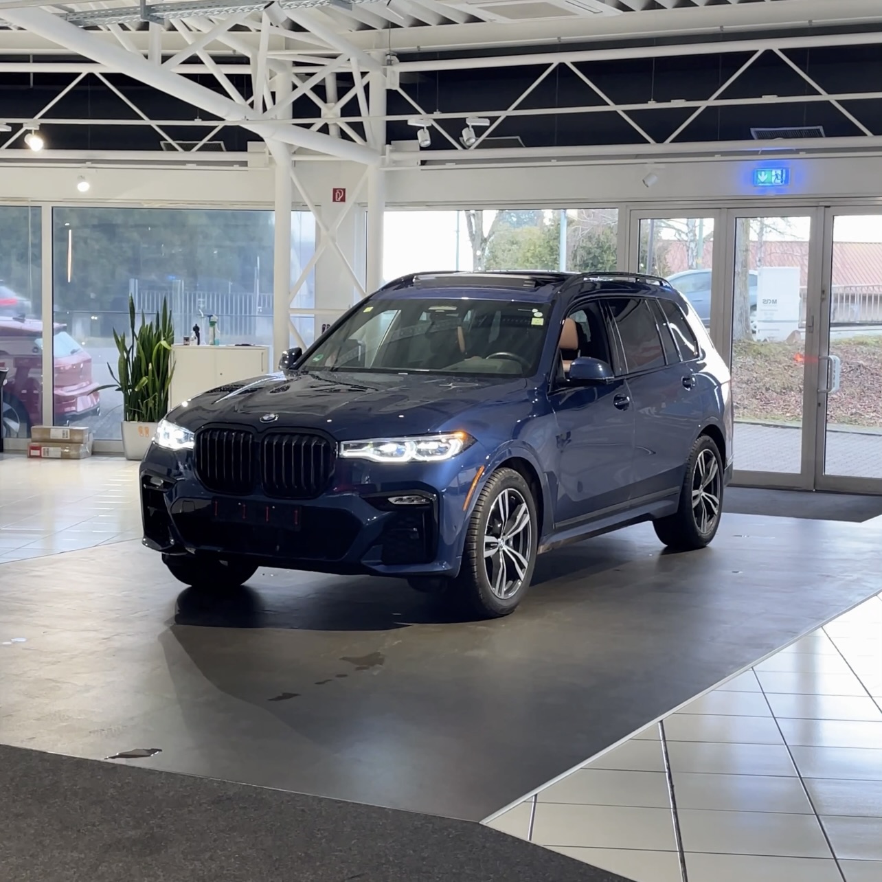 
								2021 BMW X7 M50i full									