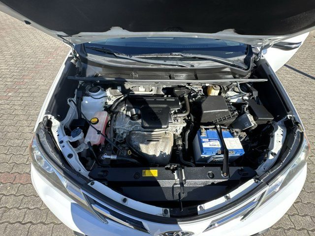 
								2015 Toyota RAV4 XLE full									
