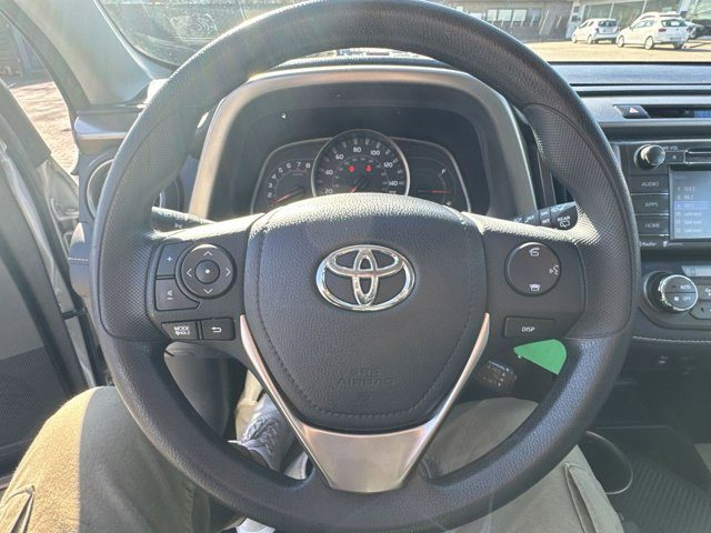 
								2015 Toyota RAV4 XLE full									