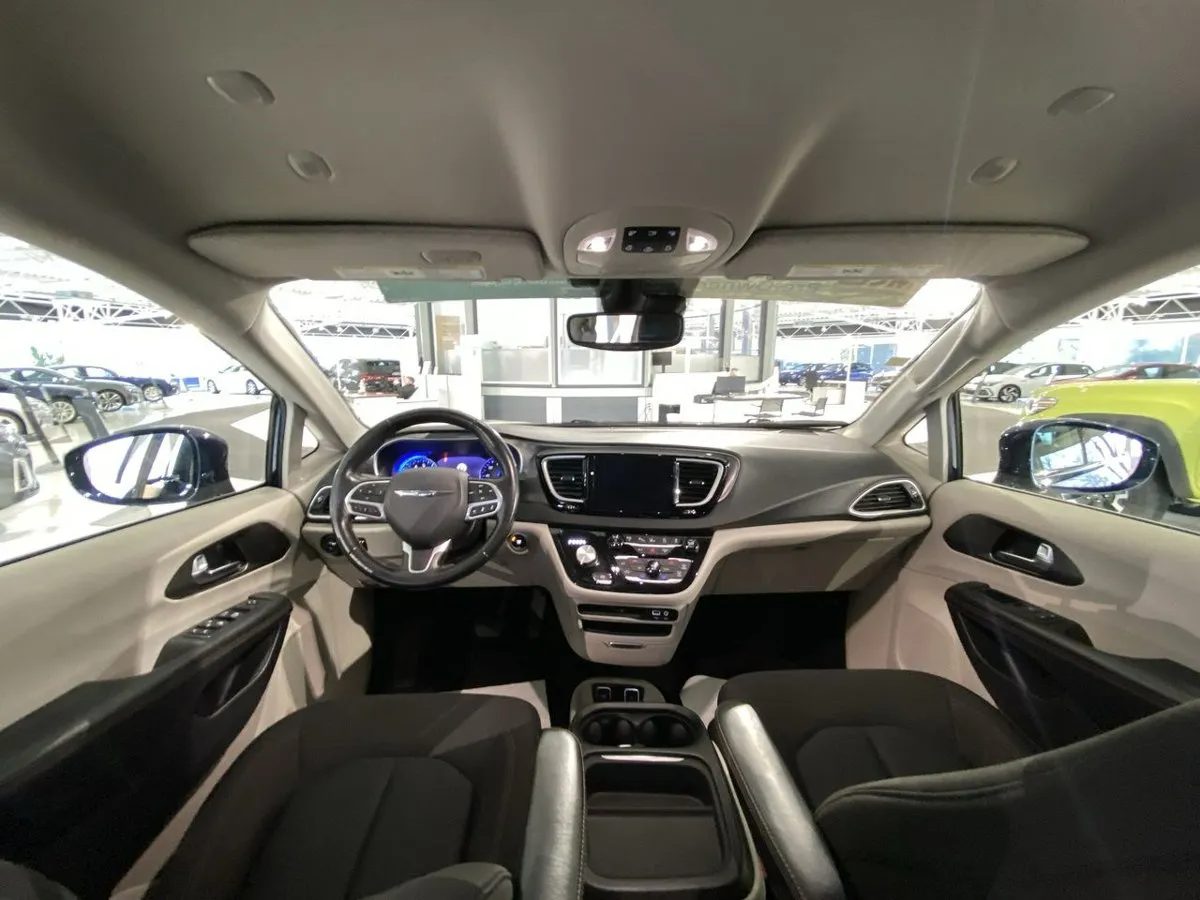 
								2020 Chrysler Pacifica Touring full									