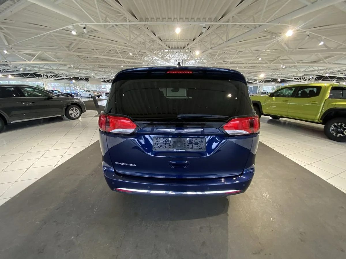 
								2020 Chrysler Pacifica Touring full									