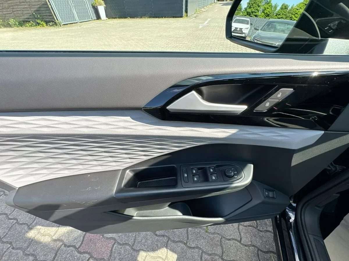 
								2022 Volkswagen Taos S full									