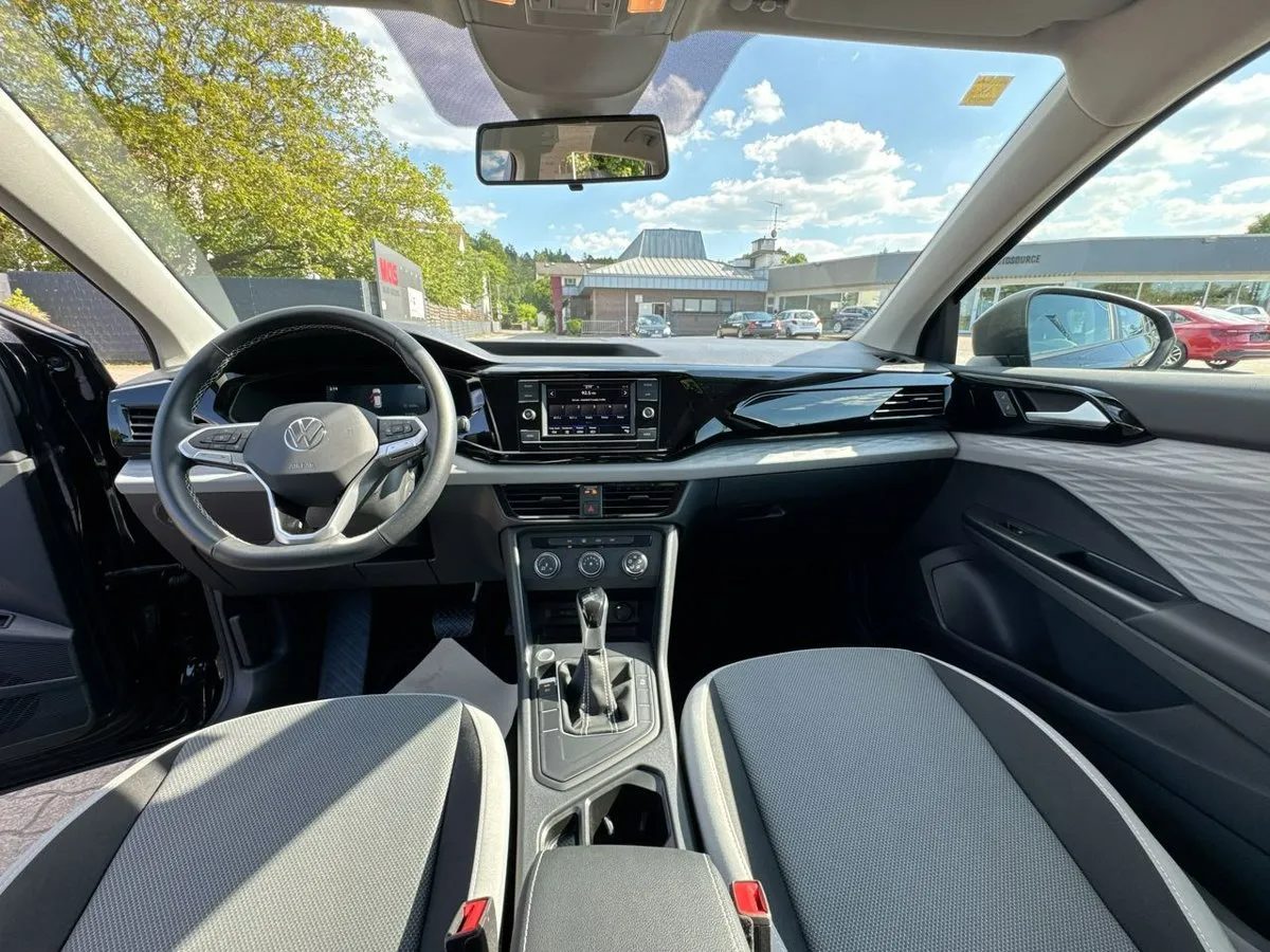 
								2022 Volkswagen Taos S full									