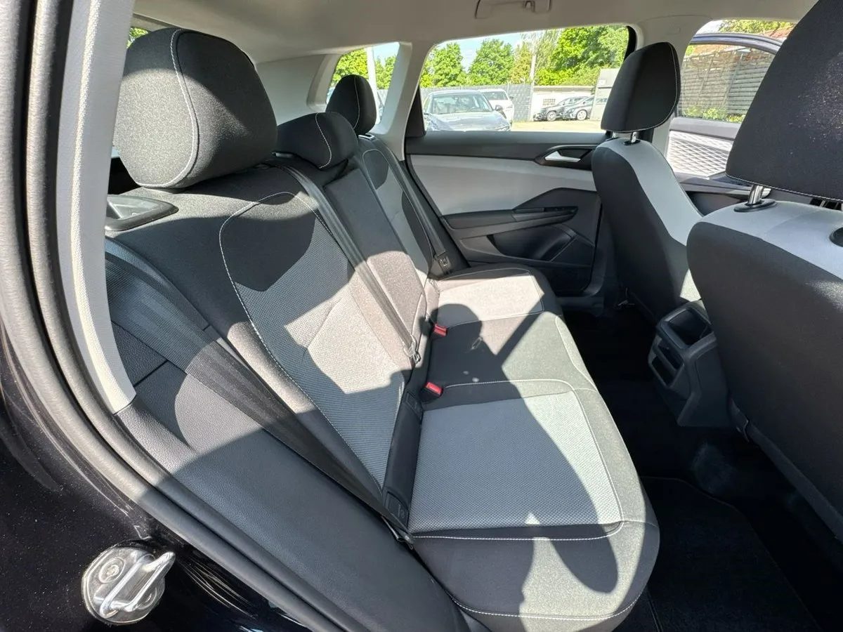 
								2022 Volkswagen Taos S full									