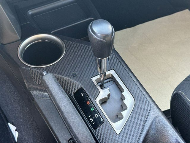 
								2015 Toyota RAV4 XLE full									