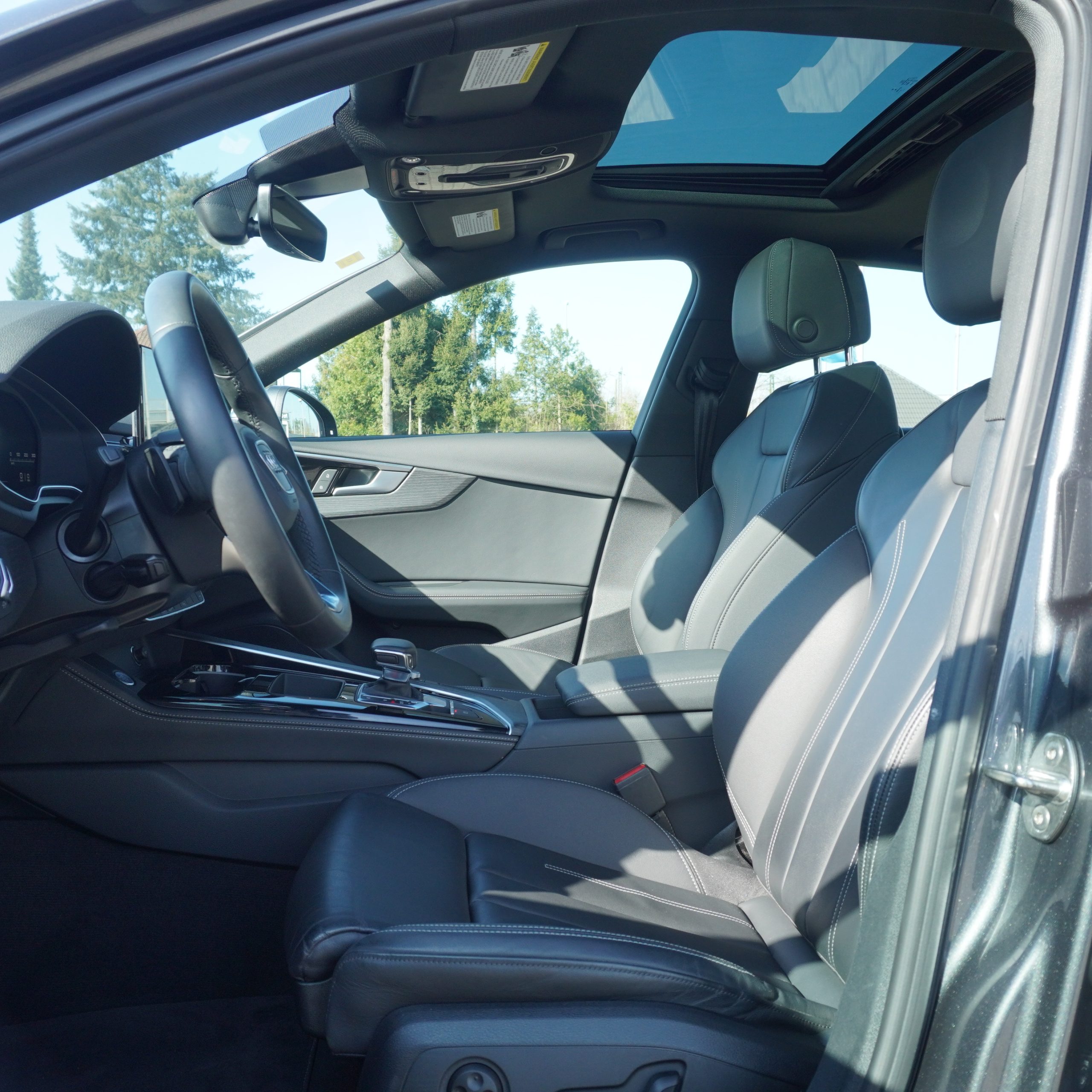 
								2022 Audi A4 S line Premium Plus 45 full									