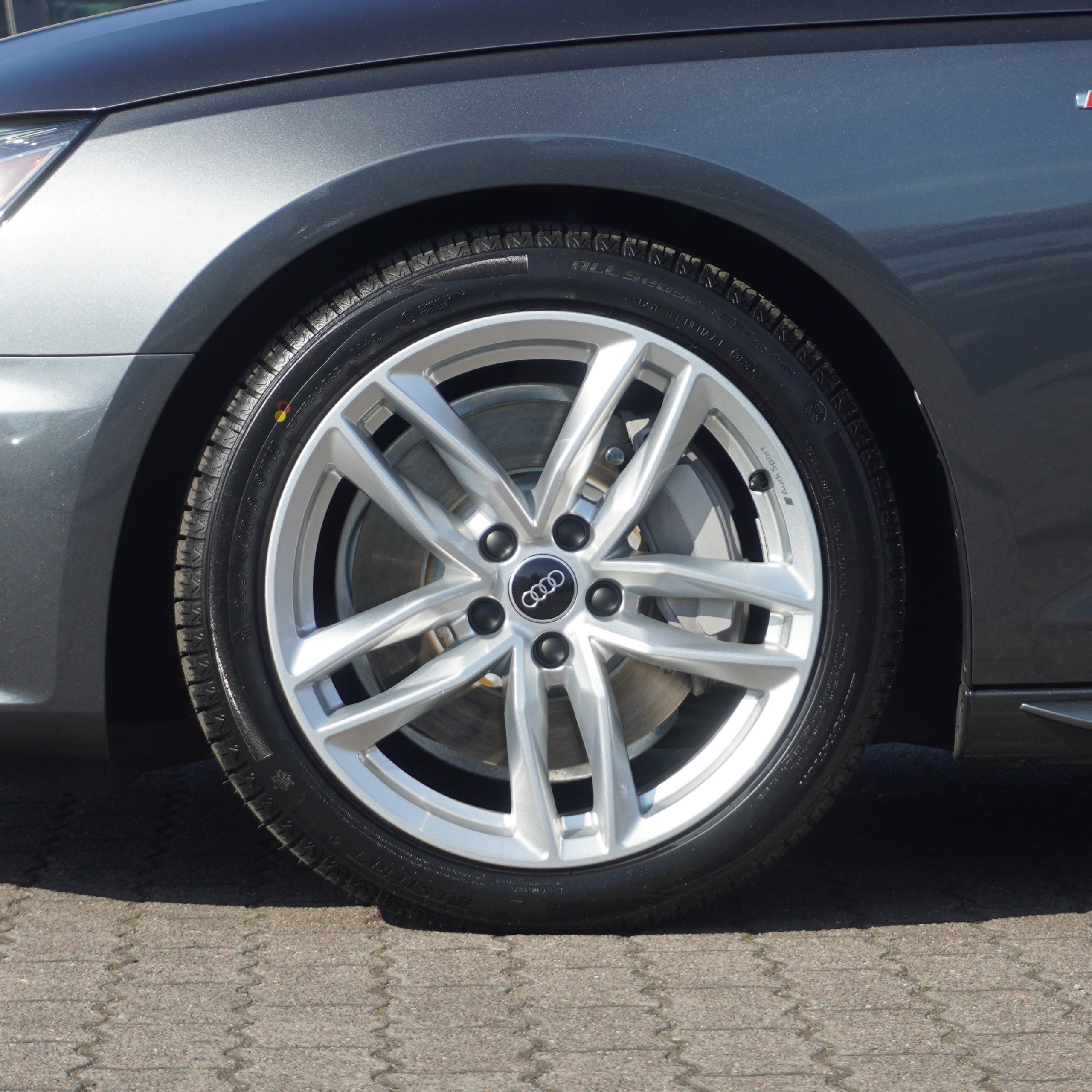 
								2022 Audi A4 S line Premium Plus 45 full									