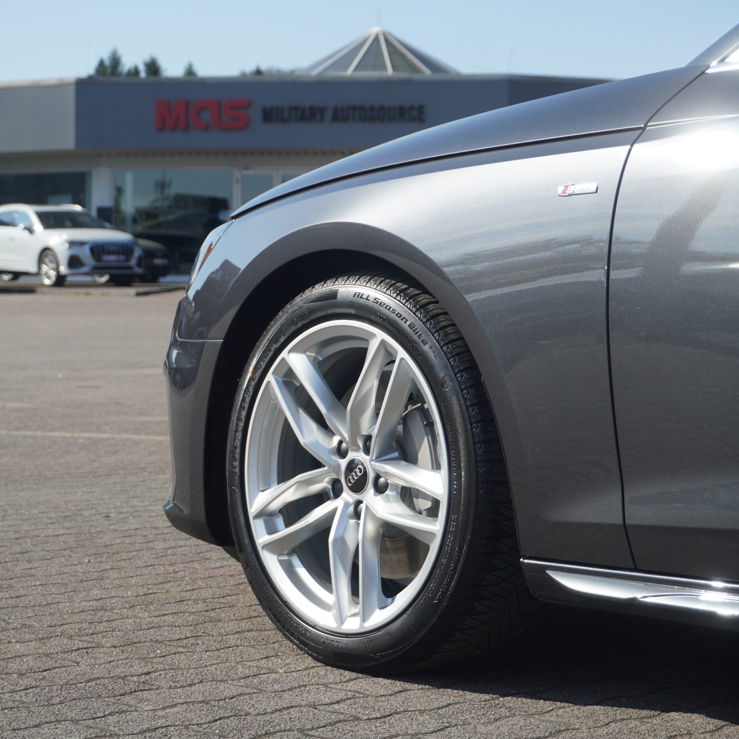 
								2022 Audi A4 S line Premium Plus 45 full									