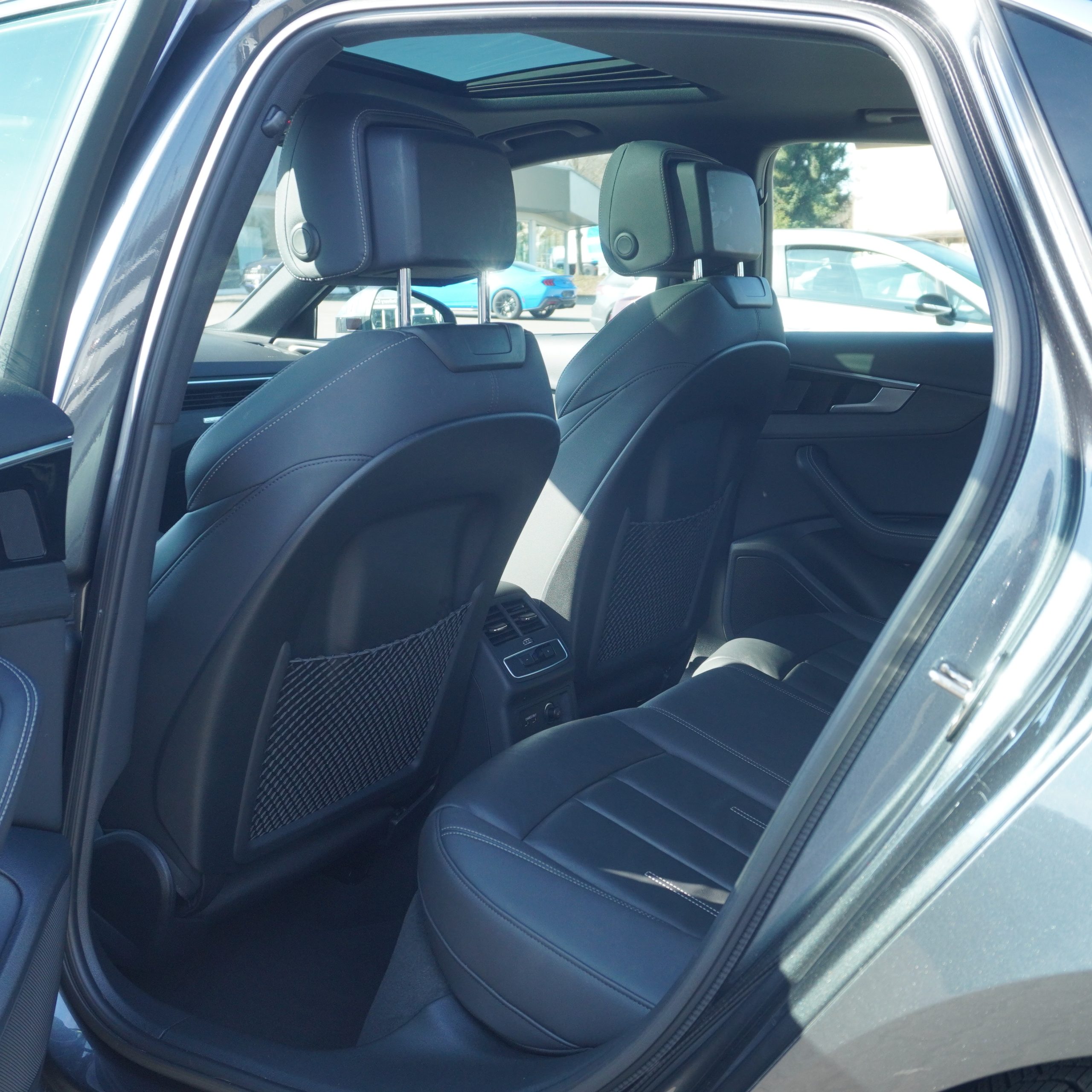 
								2022 Audi A4 S line Premium Plus 45 full									