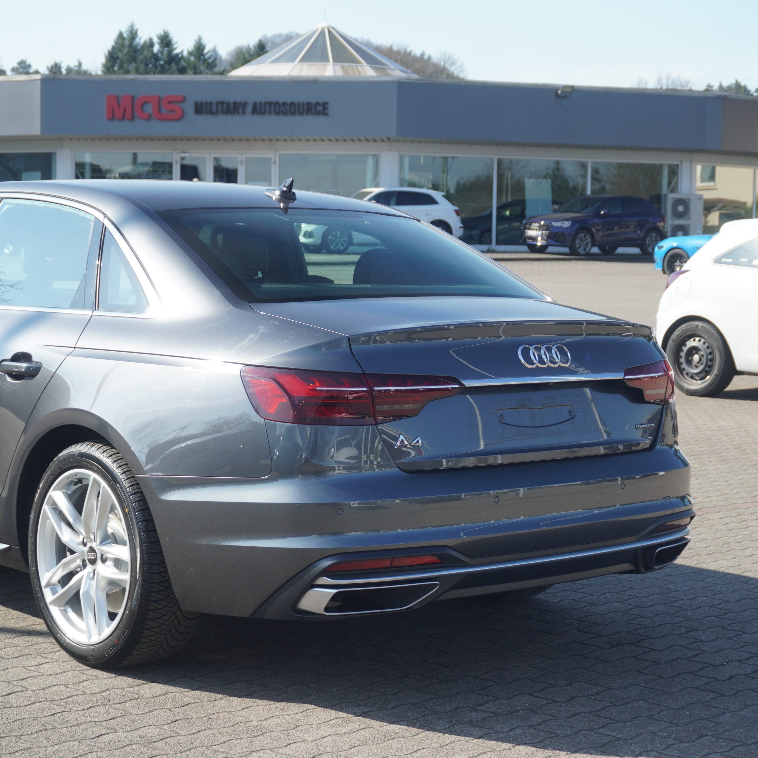
								2022 Audi A4 S line Premium Plus 45 full									
