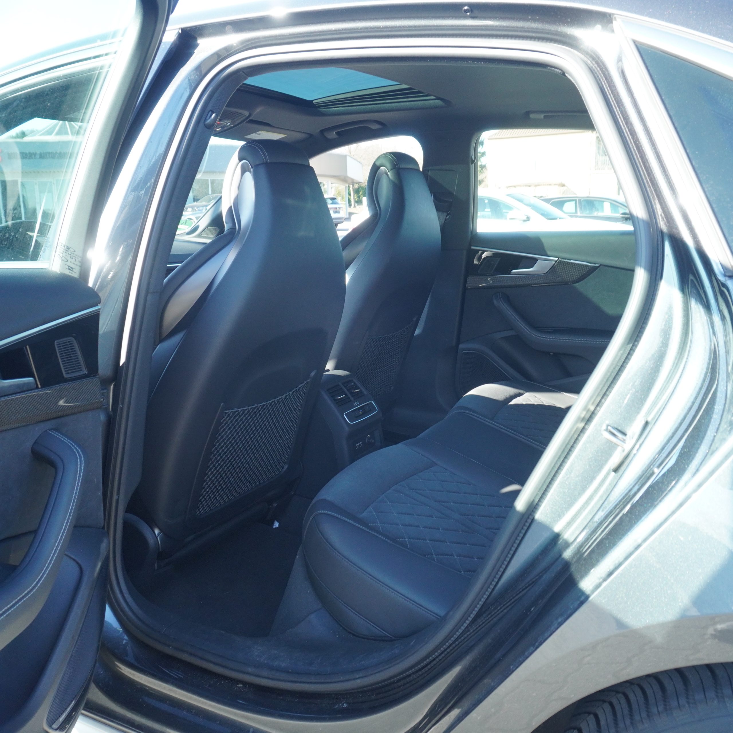 
								2024 Audi S4 Premium Plus full									
