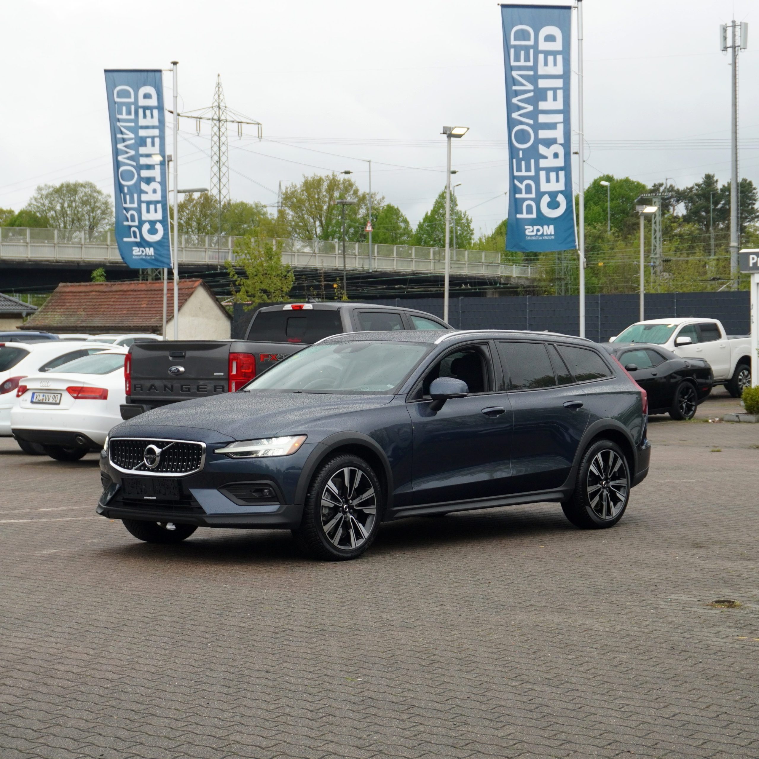 
								2022 Volvo V60 Cross Country T5 AWD full									