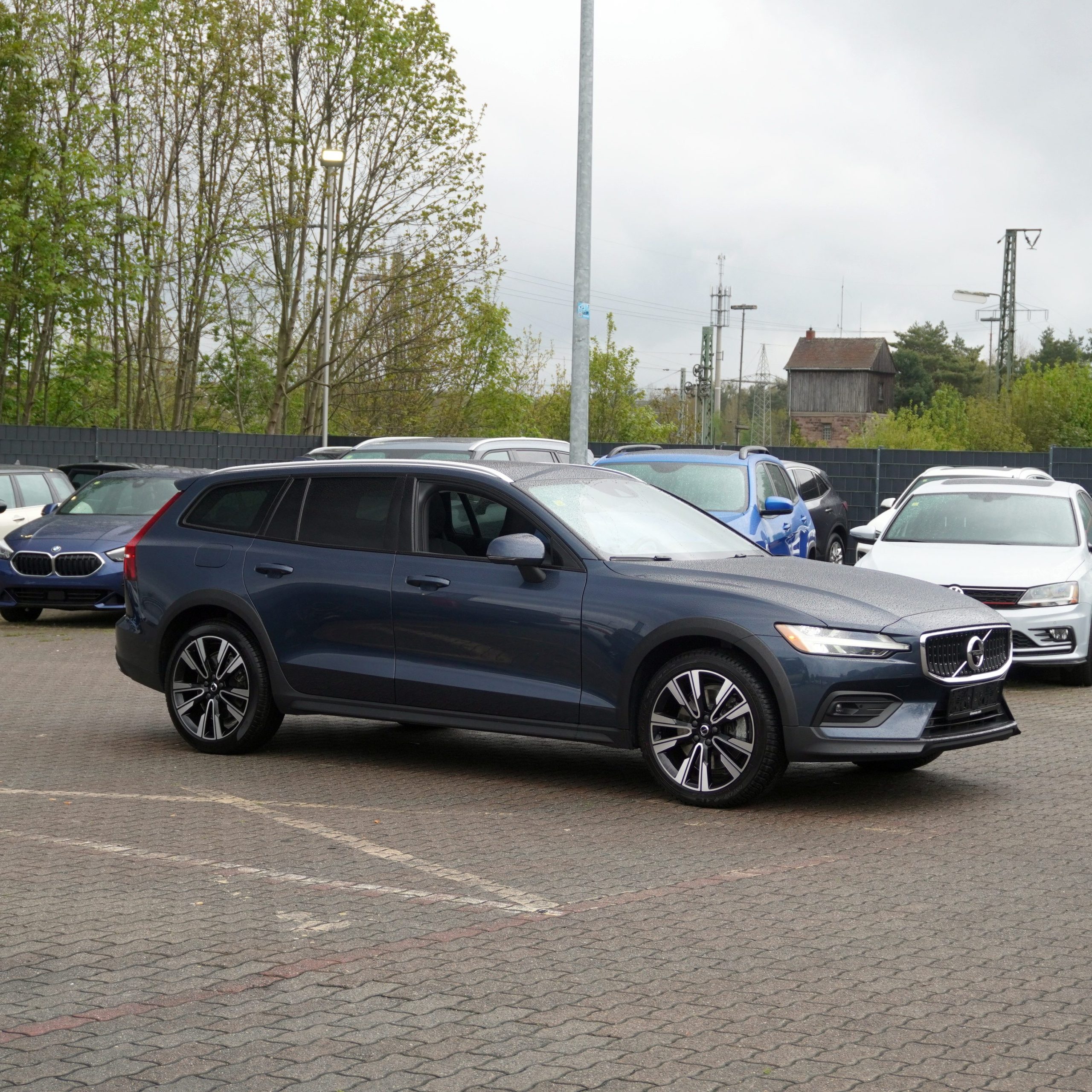
								2022 Volvo V60 Cross Country T5 AWD full									