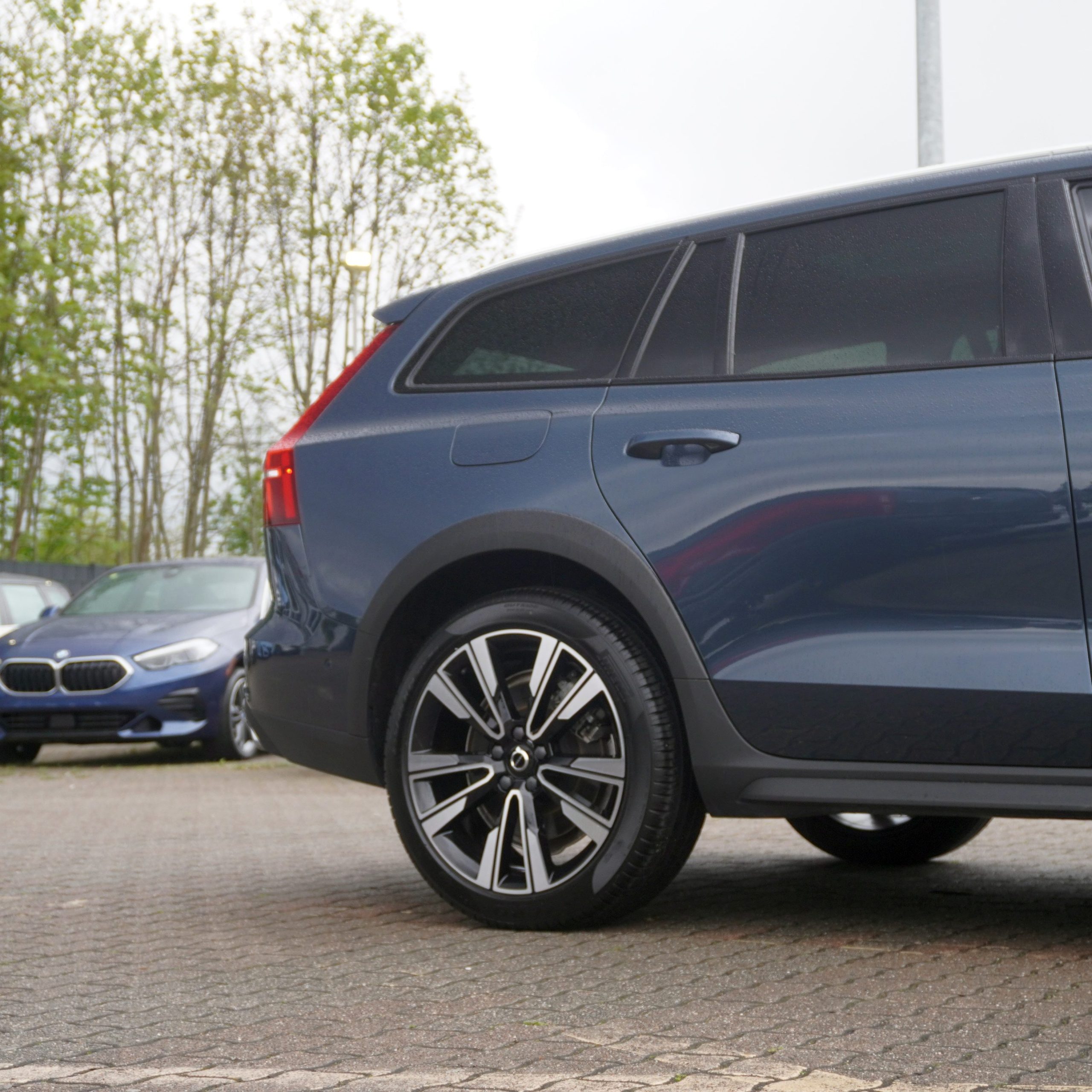 
								2022 Volvo V60 Cross Country T5 AWD full									