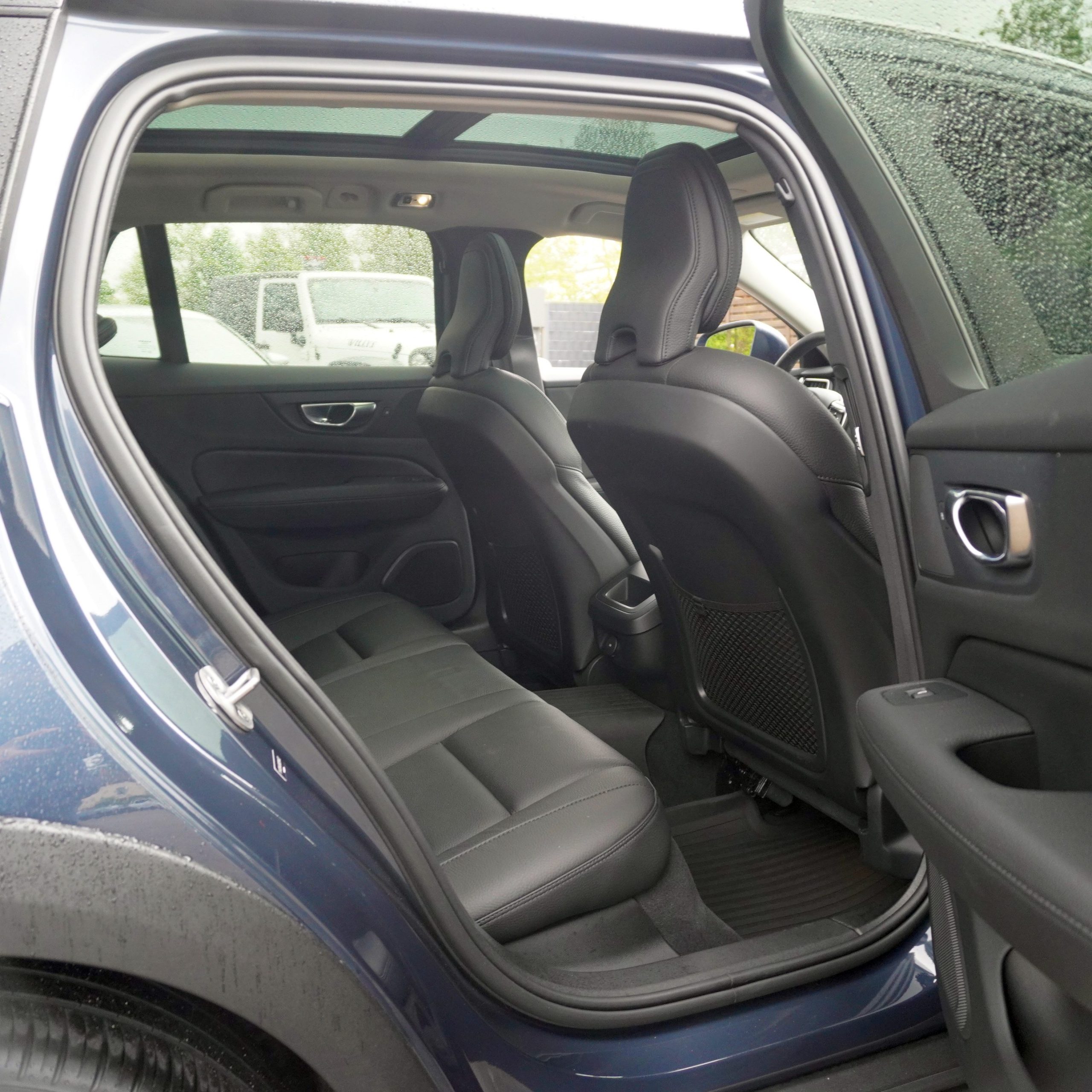 
								2022 Volvo V60 Cross Country T5 AWD full									