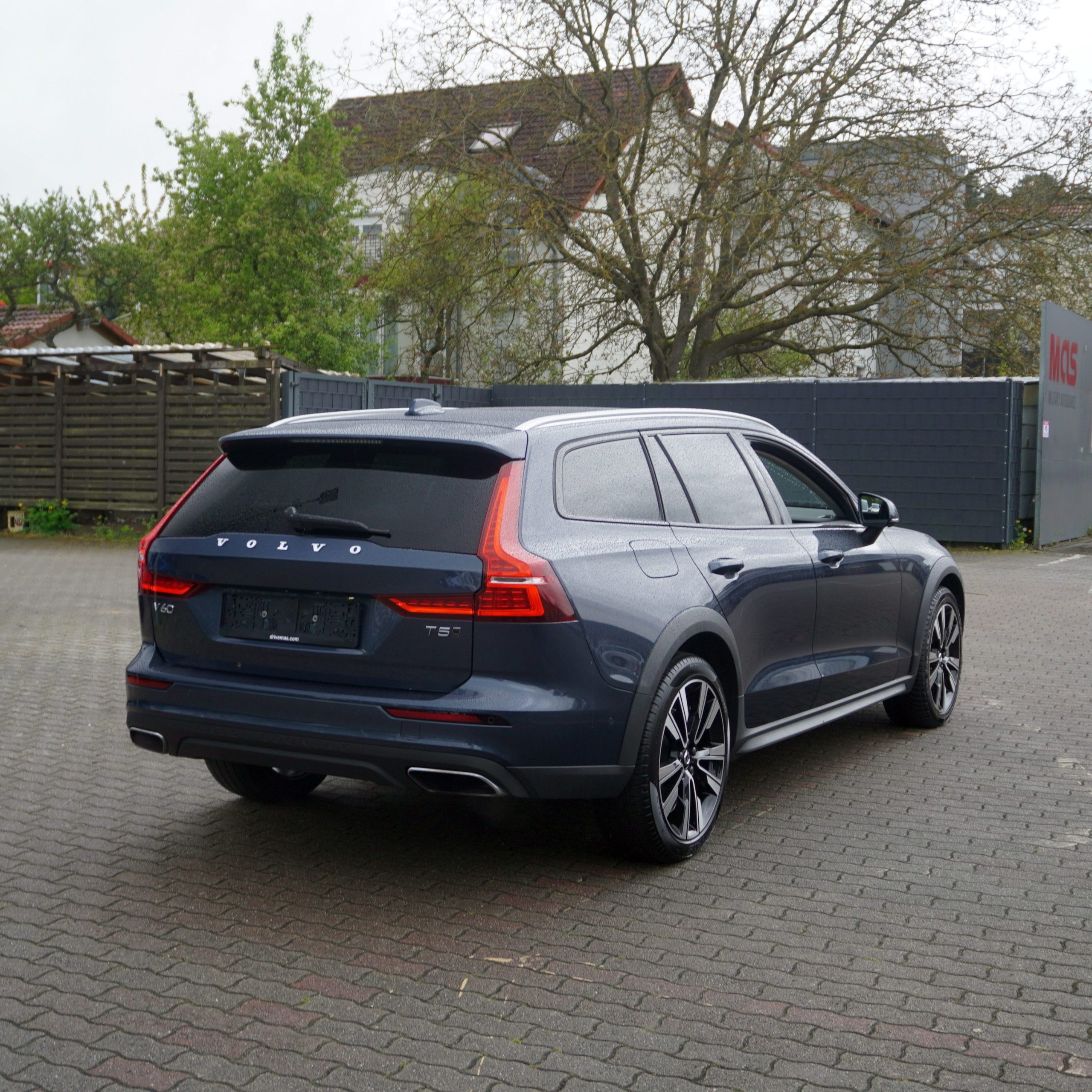 
								2022 Volvo V60 Cross Country T5 AWD full									
