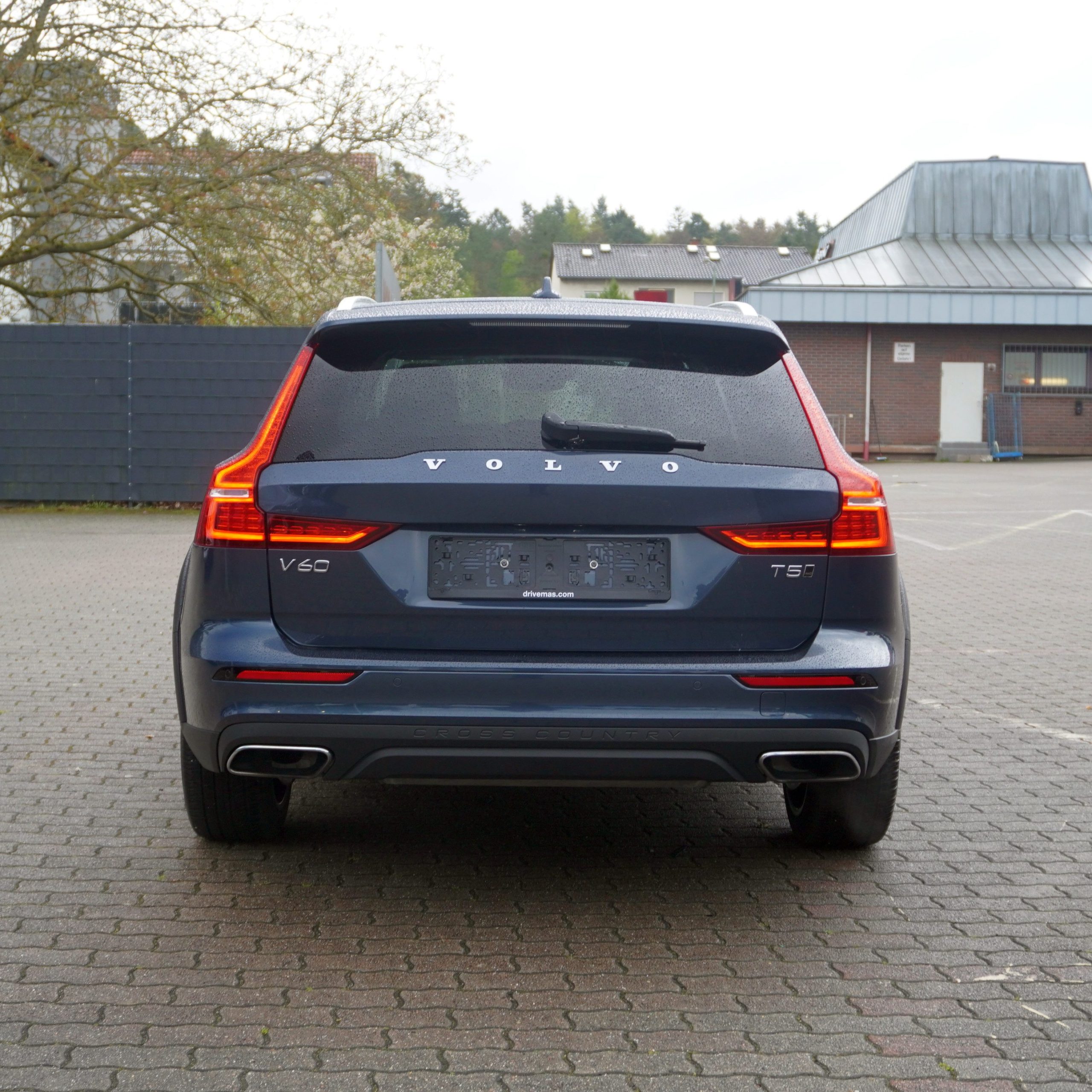 
								2022 Volvo V60 Cross Country T5 AWD full									