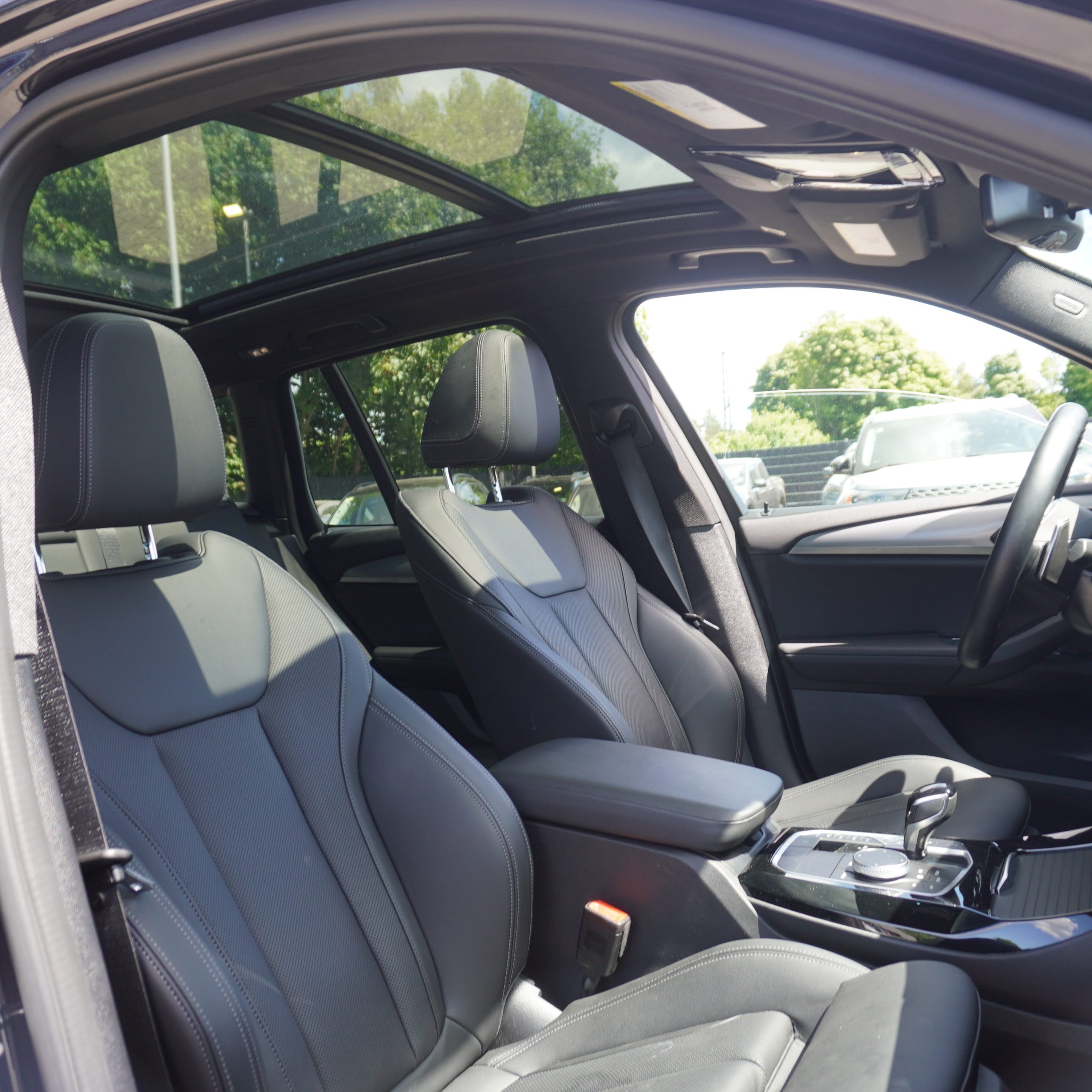 
								2022 BMW X3 30i full									