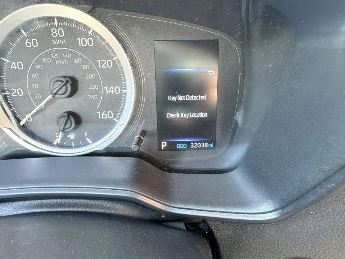 
								2022 Toyota Corolla LE full									