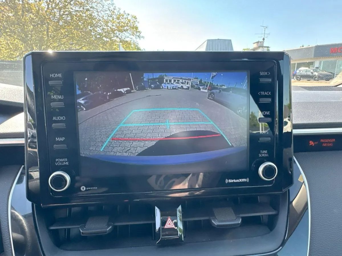 
								2022 Toyota Corolla LE full									