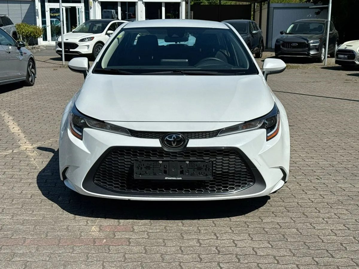 
								2022 Toyota Corolla LE full									