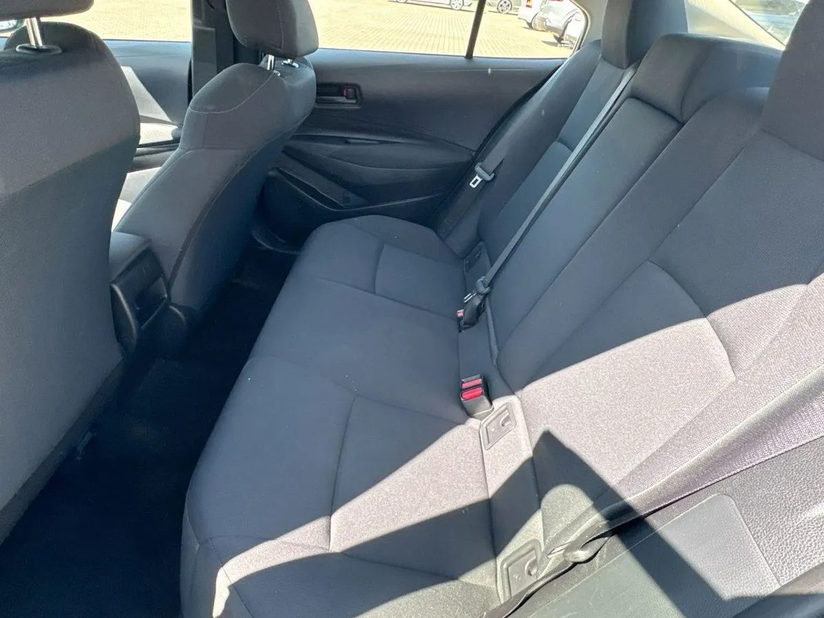 
								2022 Toyota Corolla LE full									