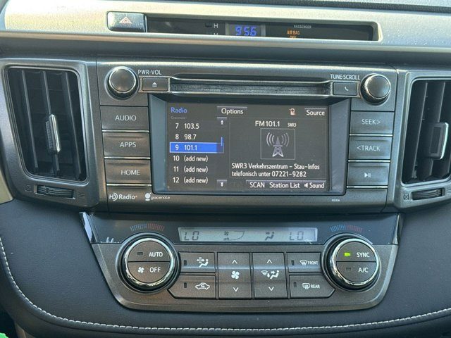 
								2015 Toyota RAV4 XLE full									
