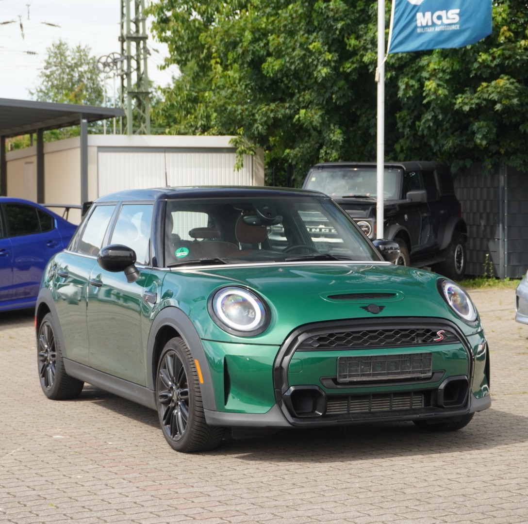 
2022 MINI Cooper S full									