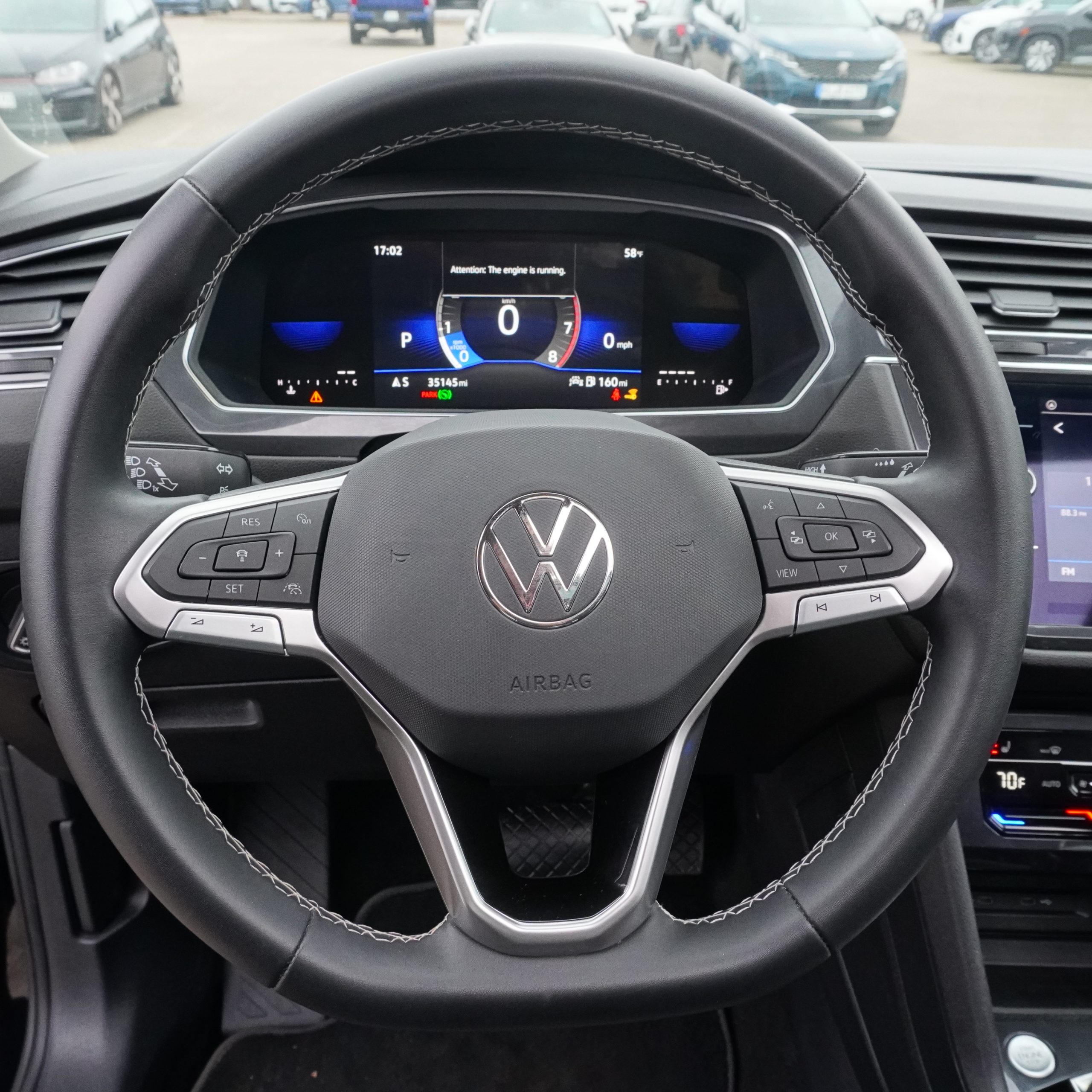 
2023 Volkswagen Tiguan SE full									