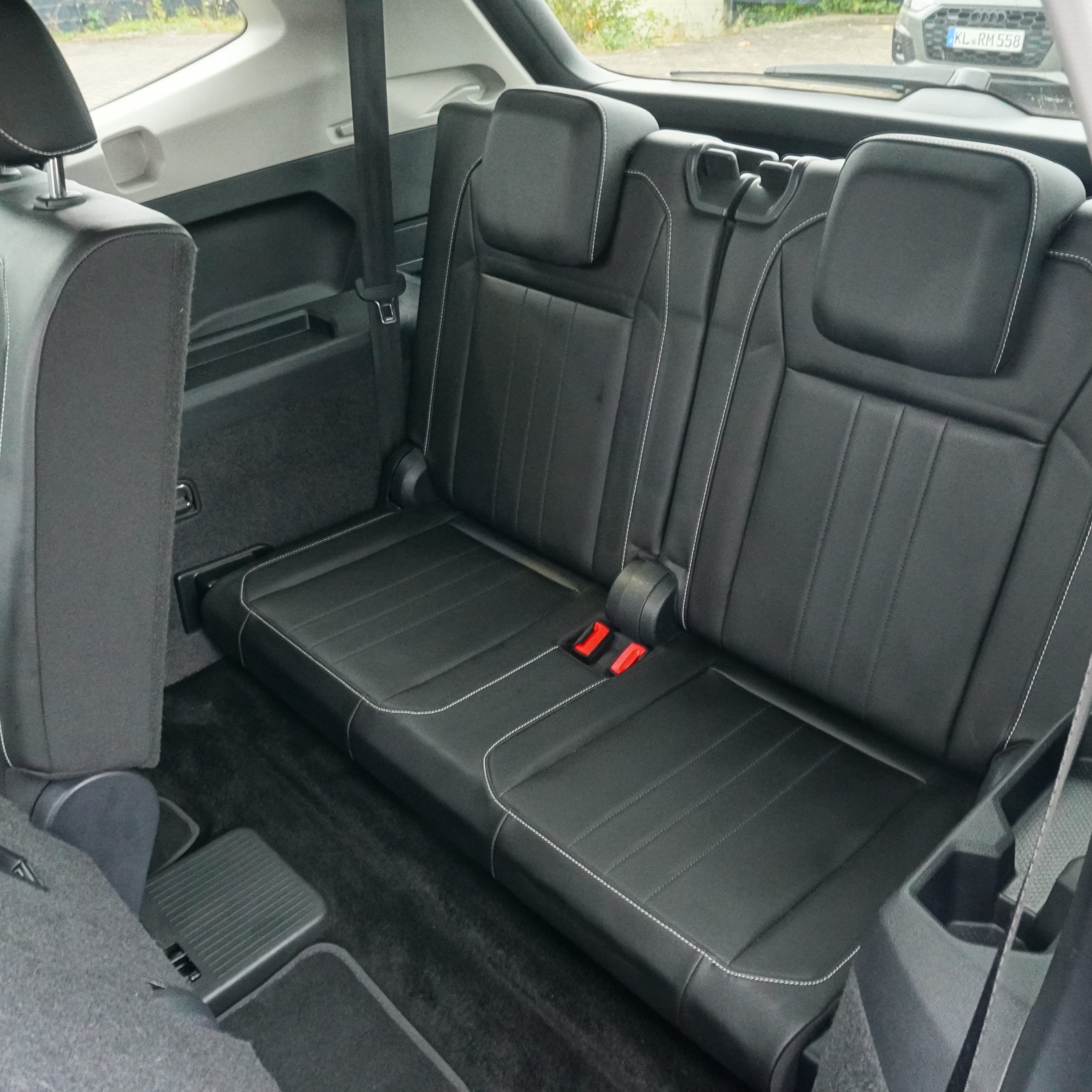 
2023 Volkswagen Tiguan SE full									