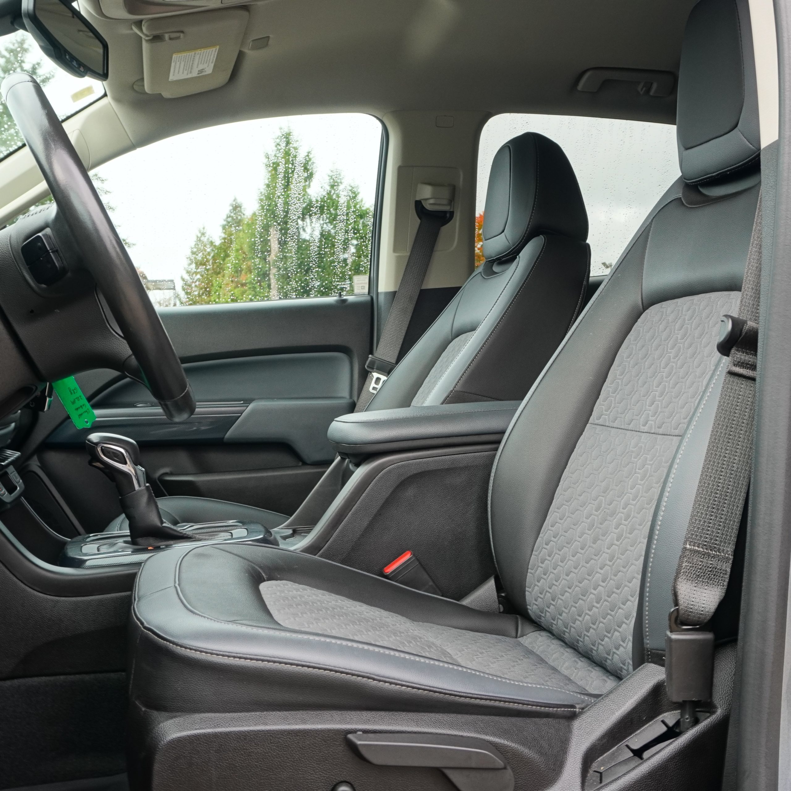 
2022 Chevrolet Colorado Z71 full									