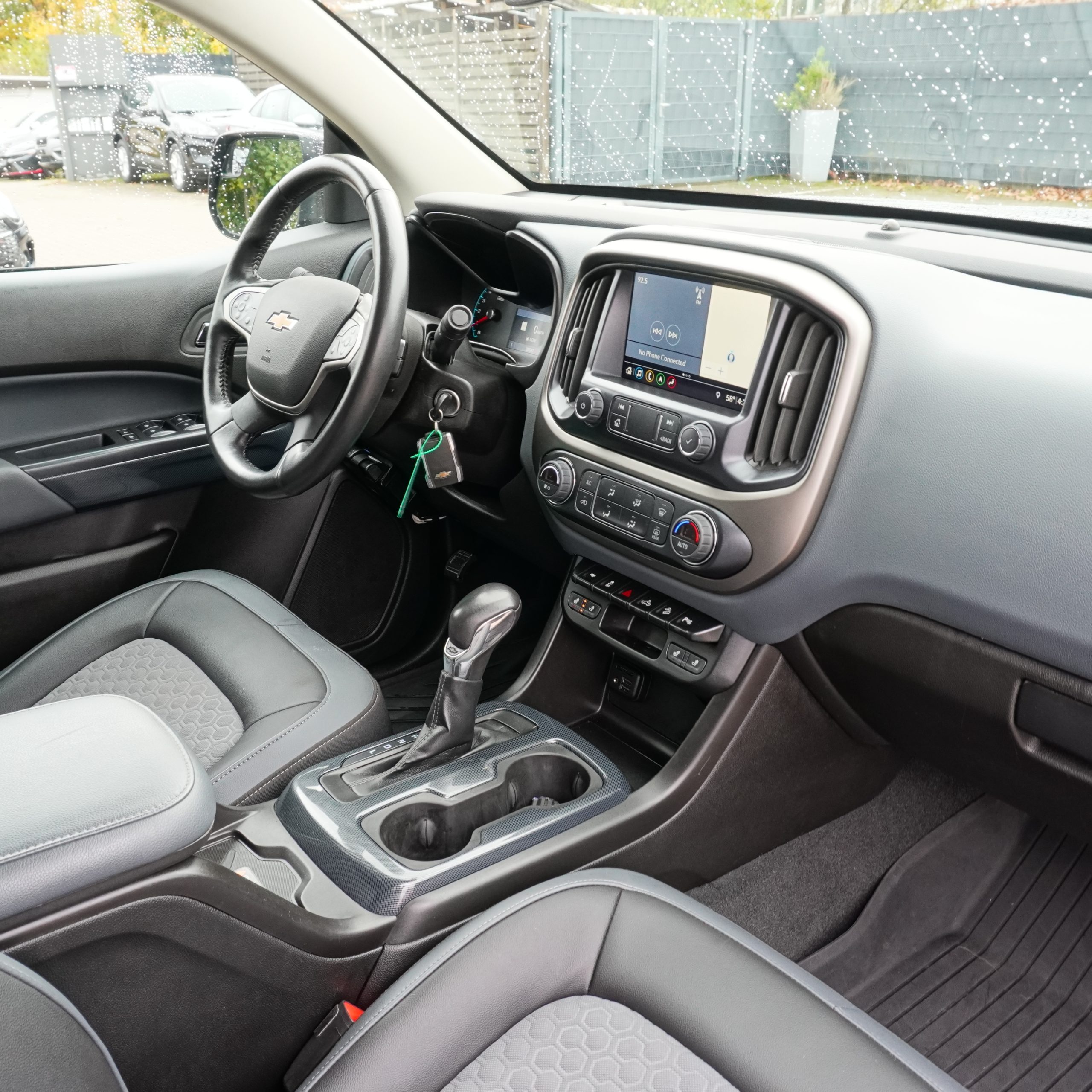 
2022 Chevrolet Colorado Z71 full									