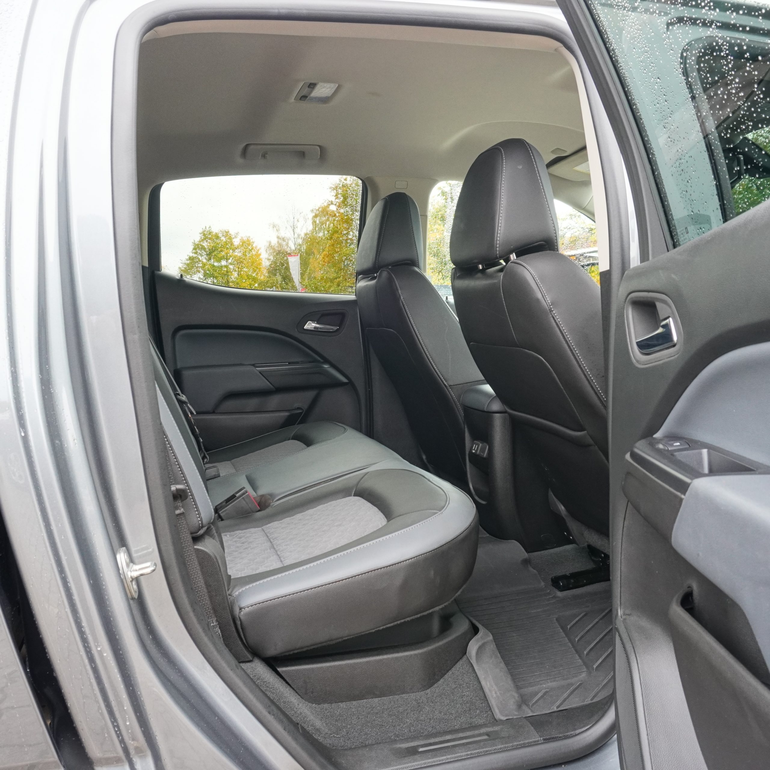 
2022 Chevrolet Colorado Z71 full									