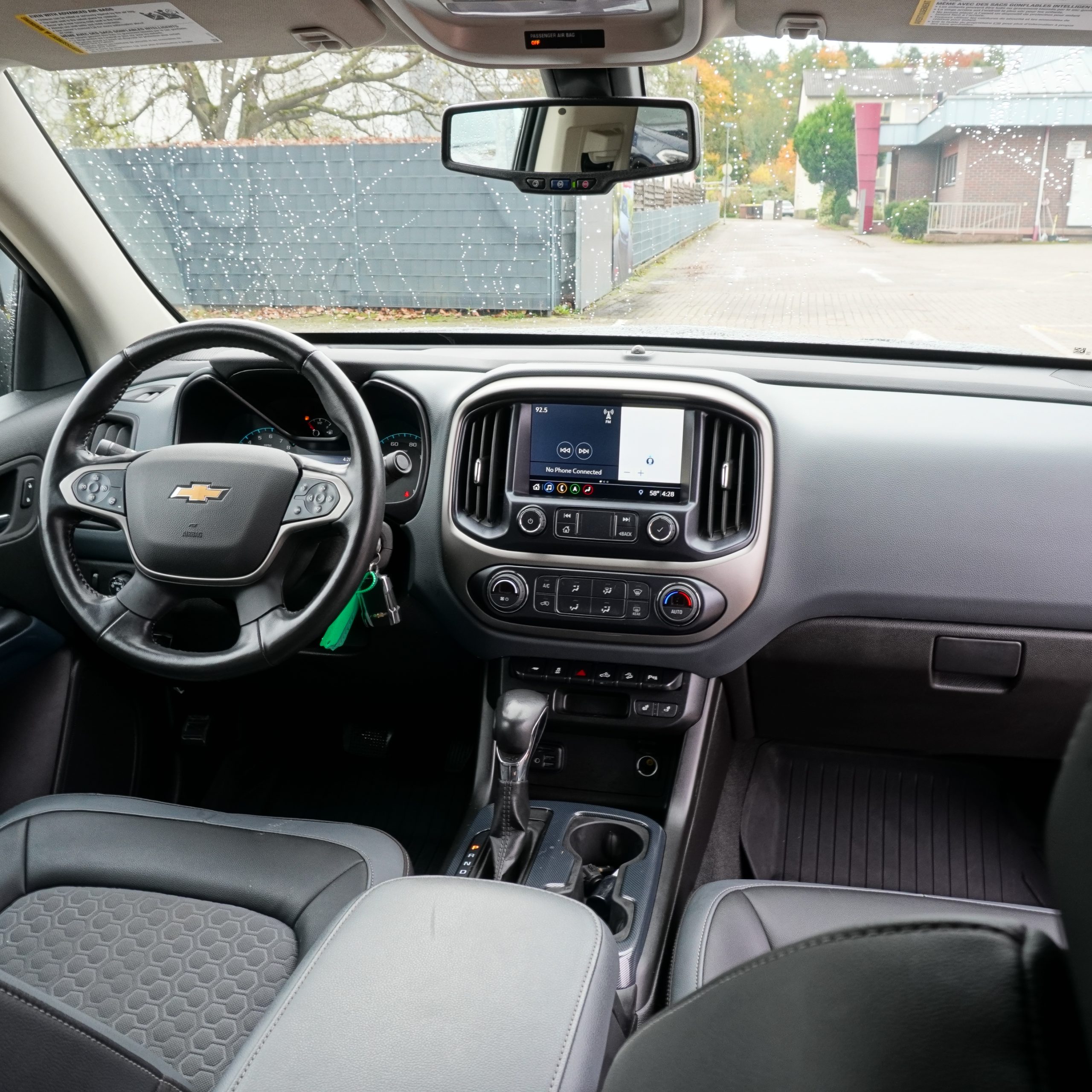 
2022 Chevrolet Colorado Z71 full									