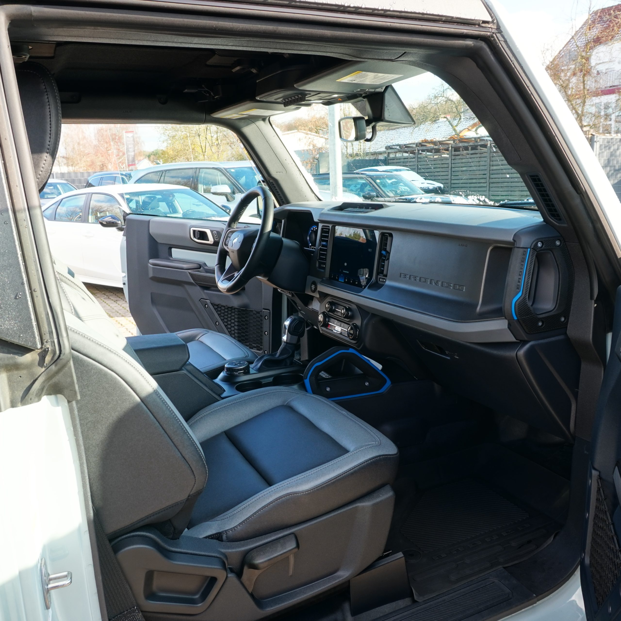 
2024 Ford Bronco Black Diamond full									