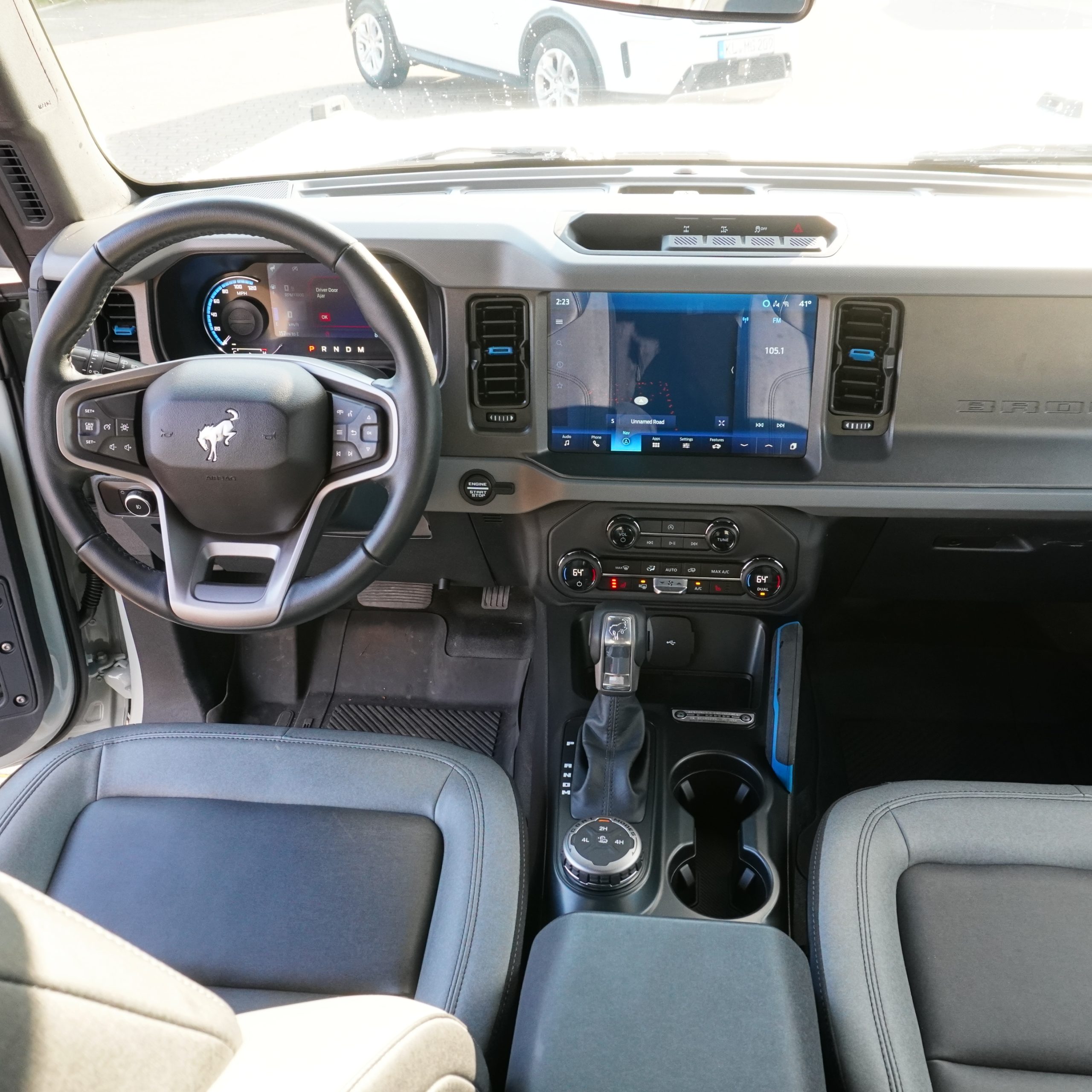 
2024 Ford Bronco Black Diamond full									