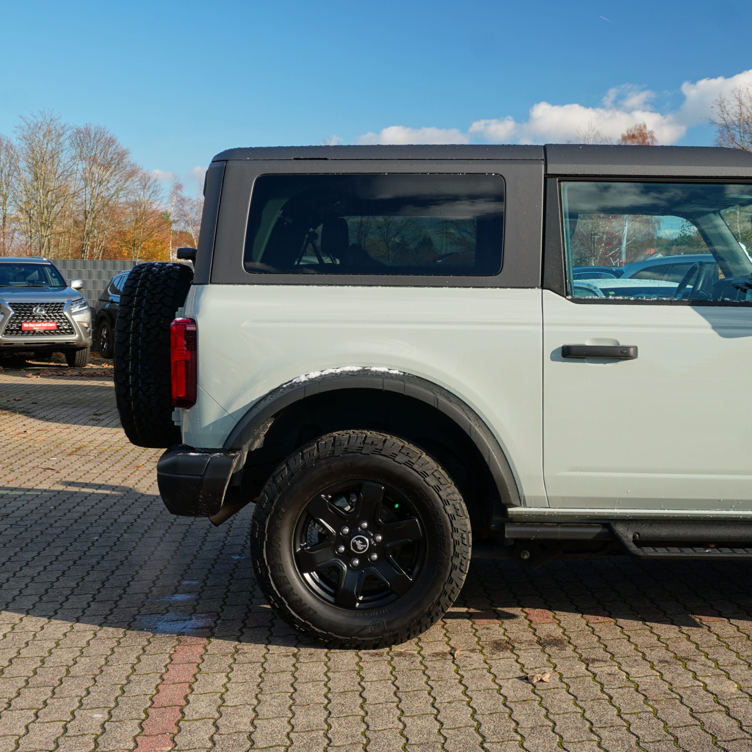 
2024 Ford Bronco Black Diamond full									